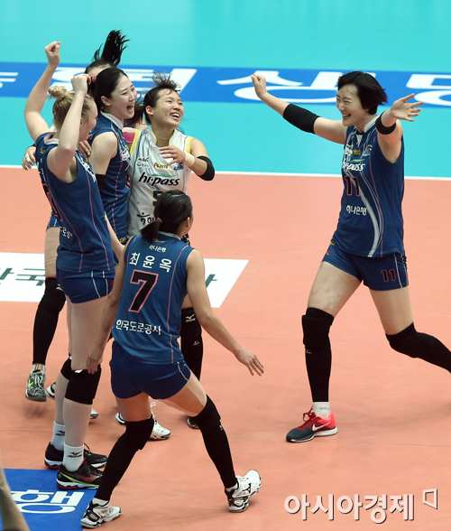 [포토] 도로공사 '계사년 마무리를 승리로~'