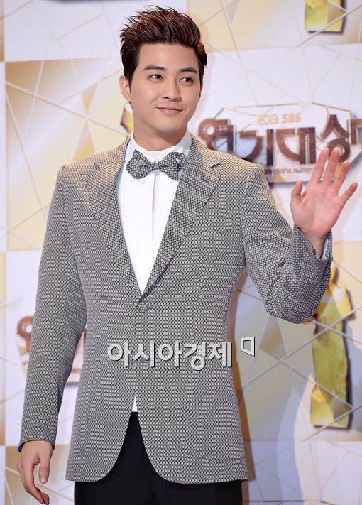 [포토]김지훈, 손짓 한번에 女心 흔들~