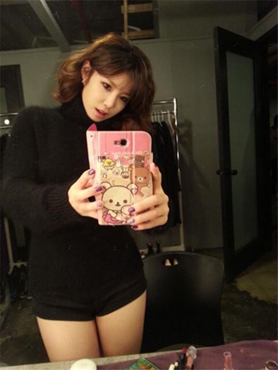 전효성 거울 셀카 + 신년 인사, "복 많이 받으세요"