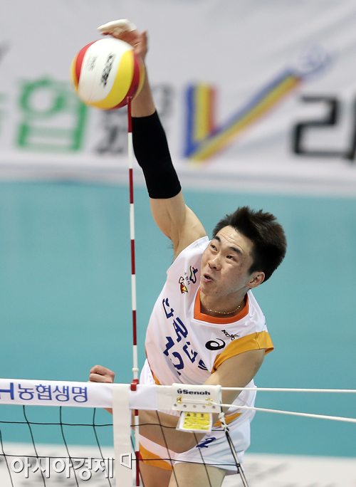 [포토] 전광인 '강력 스파이크!'