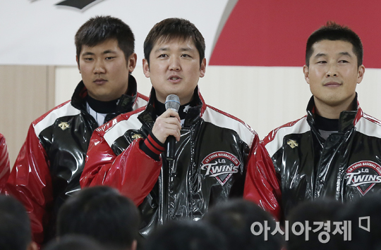 [포토] 인사말하는 LG 김선우