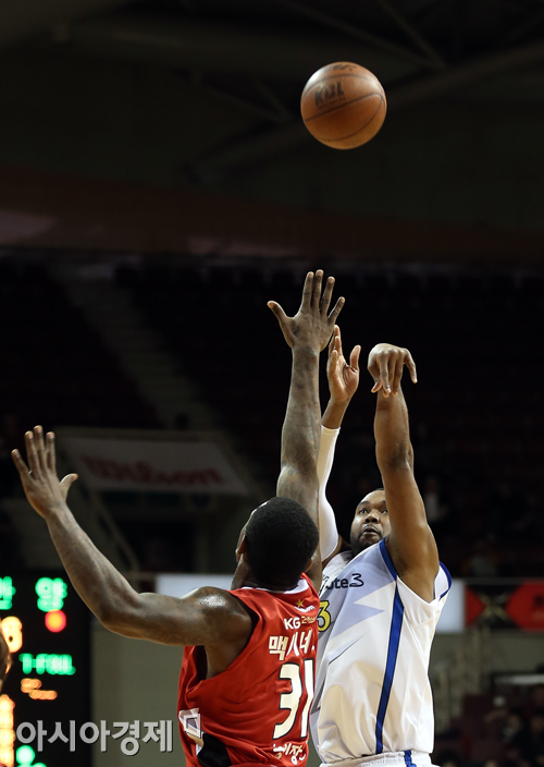 [포토] 존슨 '외곽슛도 문제없어~'