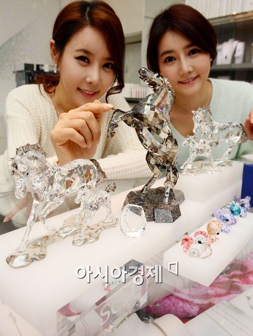 [포토]스와로브스키, 갑오년 말의 해 맞아 크리스털 오브제 선보여 