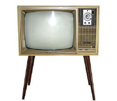▲LG전자의 전신인 금성사가 국내 최초로 19인치 흑백TV