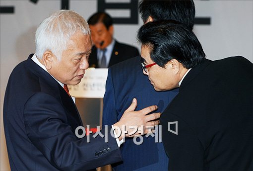 [포토]의견 나누는 김한길·전병헌