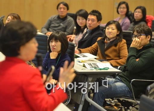 [포토]방학에도 공부하는 선생님들 