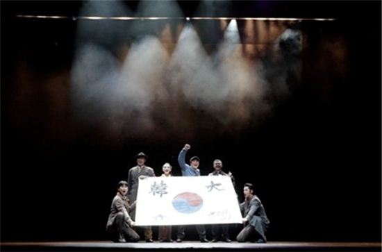역사 속 안중근, '영웅'으로 부활하다…뮤지컬 '영웅'