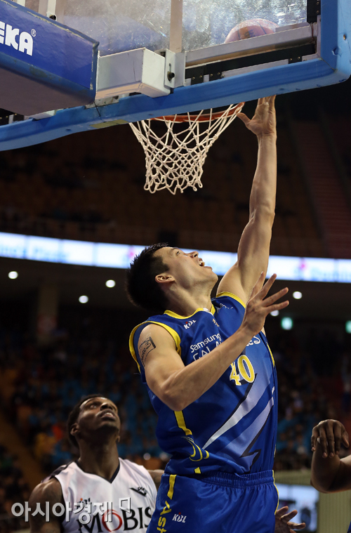 [포토] 이동준 '리버스 레이업~'