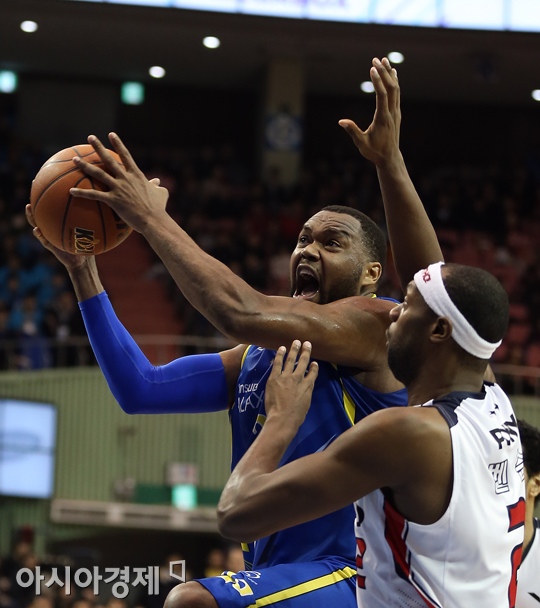 [포토] 삼성 존슨 '분노의 4쿼터!'