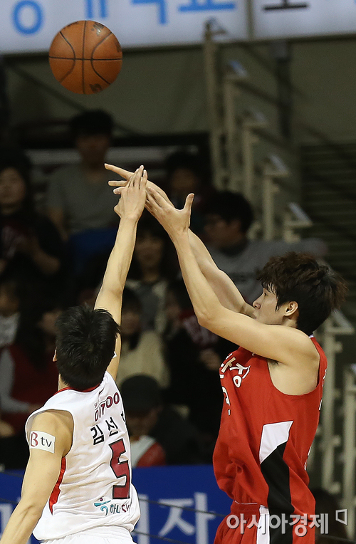 [포토] 전성현 '편안하게 쏜다~'