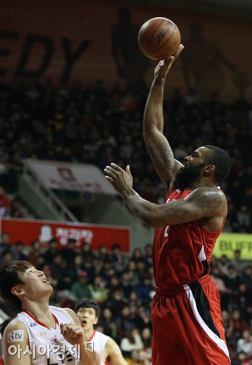 [포토] 슛 시도하는 에반스