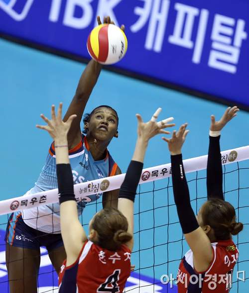 [포토] 베띠 '힘차게 때린다'