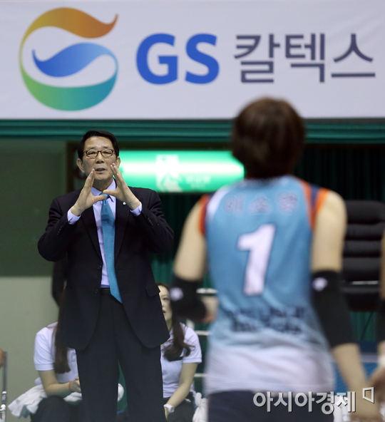 [포토] 지시 내리는 이선구 감독