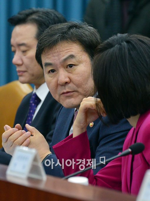 [포토]심각한 신제윤 금융위원장 