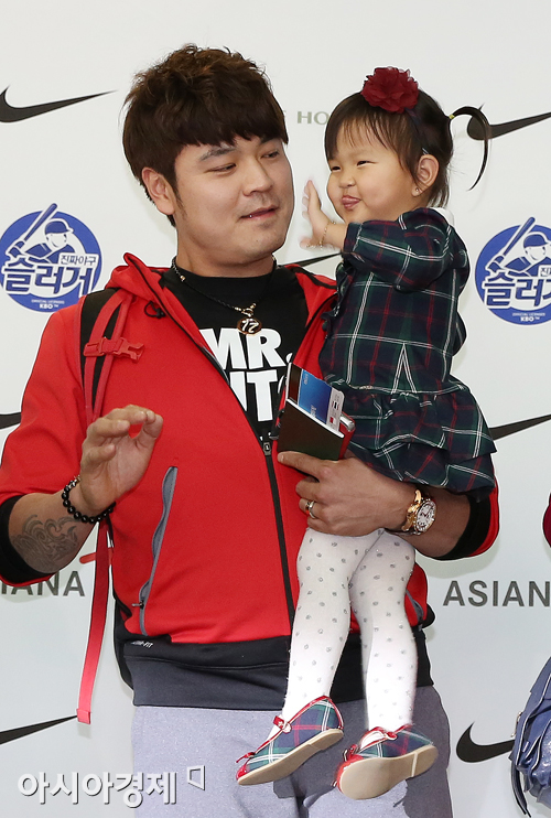 [포토] '추신수 주니어 너무 귀엽죠'