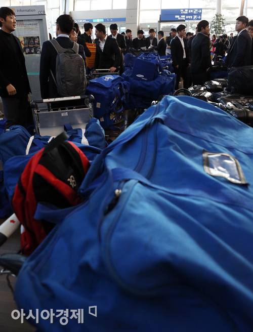 [포토] 전지훈련 떠나는 삼성 라이온즈 선수단