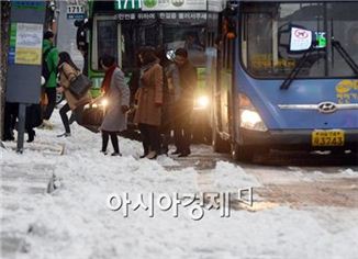 수도권 오후들어 다시 눈…퇴근길 교통혼잡 예상