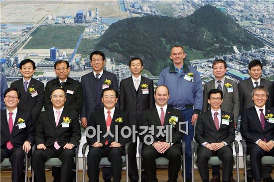 [포토]여수산단에 한국바스프사 울트라손 공장 준공