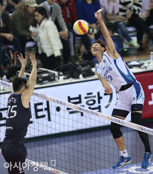 [포토] 박철우 '문성민을 넘어라'