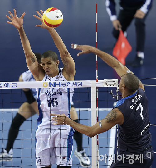 [포토] 레오 '아가메즈, 살살'