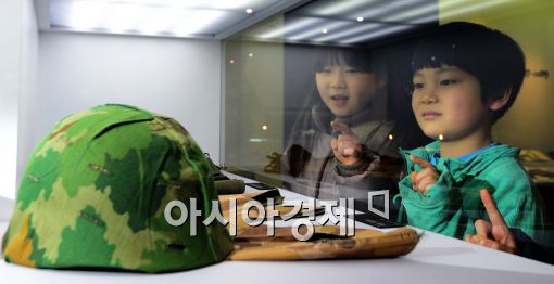 [포토]전쟁기념관 기증실 개막