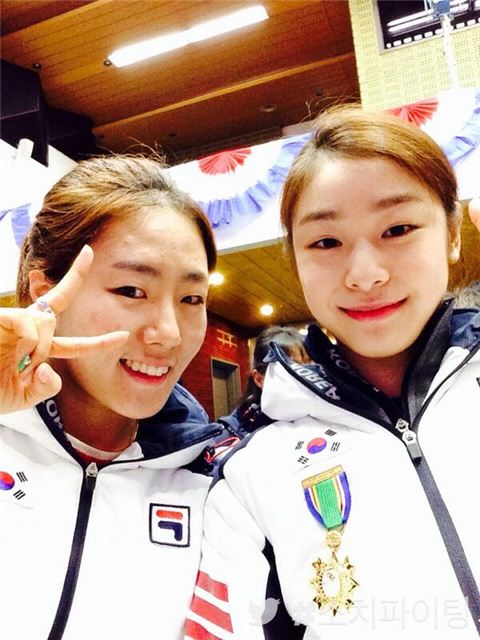 ▲김연아 이상화 인증샷.(출처: 소치올림픽 공식 트위터)