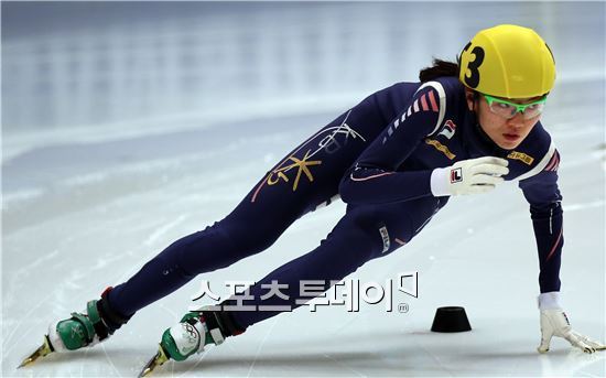 KB금융,쇼트트랙 세계 1위 심석희 선수와 후원계약 체결