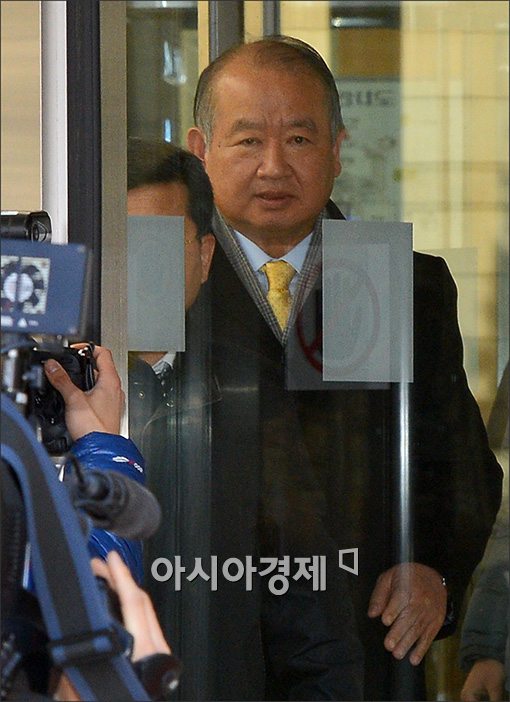 [포토]법원 나서는 김웅 대표