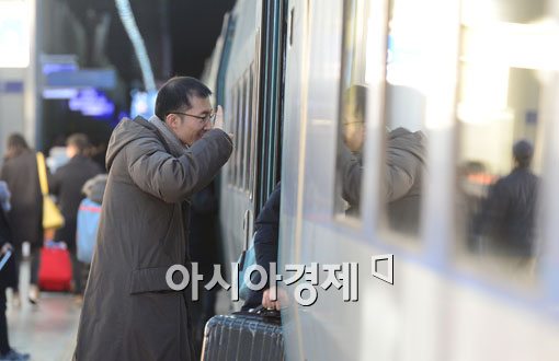 [포토]'미안해. 잘 다녀와'