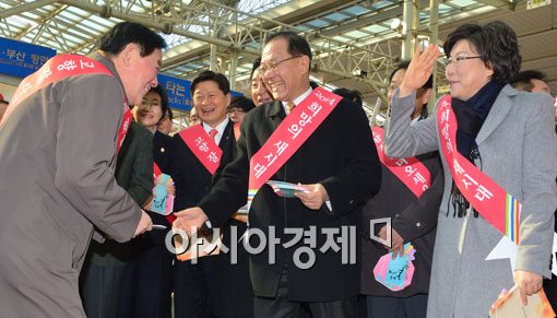 [포토]'민심 잡으러 잘 다녀오세요'