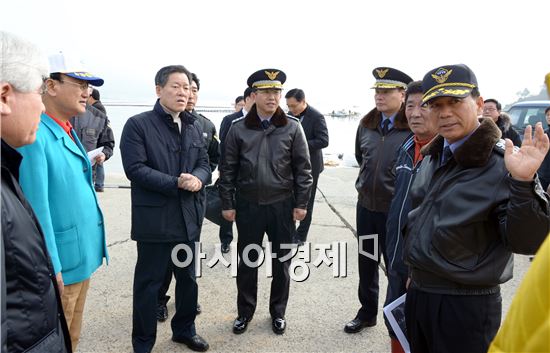 [포토]여수 기름 유출, 민관 합동방제작업