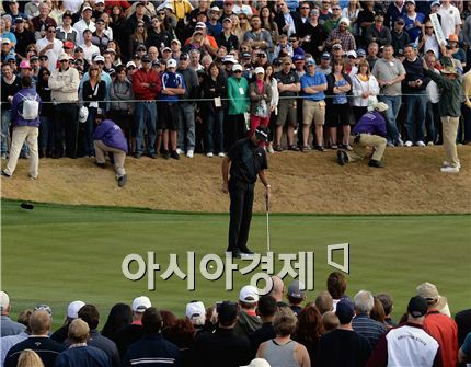 [골프포토] 왓슨 "날아간 연장전~"