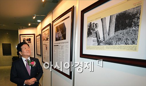 [포토]박병석 부의장을 감동시킨 '그 섬, 파고다'