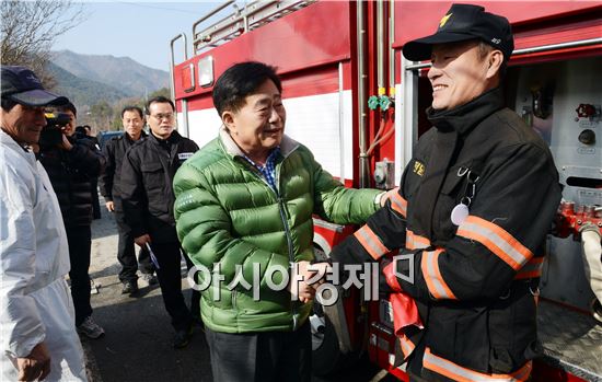 조충훈 순천시장, 설 연휴 AI 방역 통제초소 현장 점검