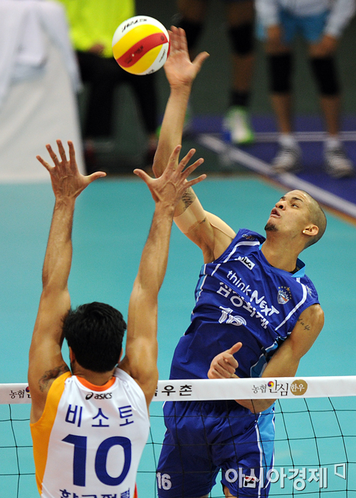 [포토] 레오 '강력하게'