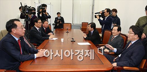 [포토]회의실에 모인 국회 국정원개혁특위