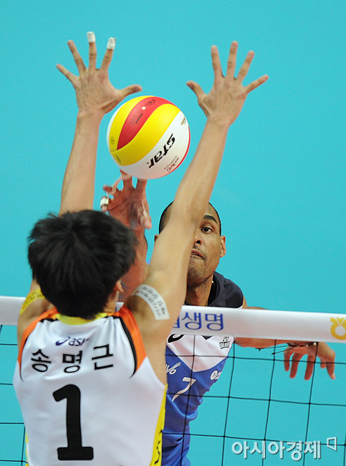 [포토] 아가메즈 '밀어넣기'