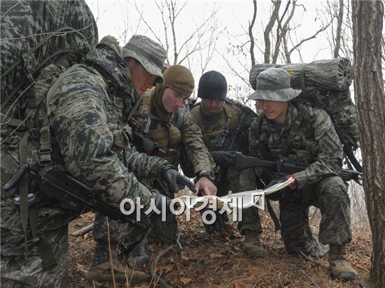 한미해병대 장병들 첫 천리행군 