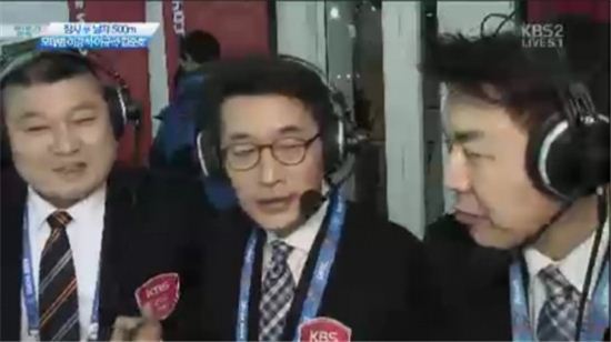 방송인 강호동(사진 왼쪽)이 10일 스피드스케이팅 500m경기에서 객원 해설위원으로 변신했다.