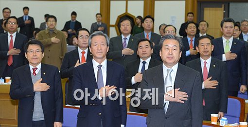 [포토]통일경제 교실 참석한 '정몽준-김무성' 의원