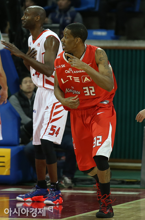 [포토] 헤인즈 득점 기쁨