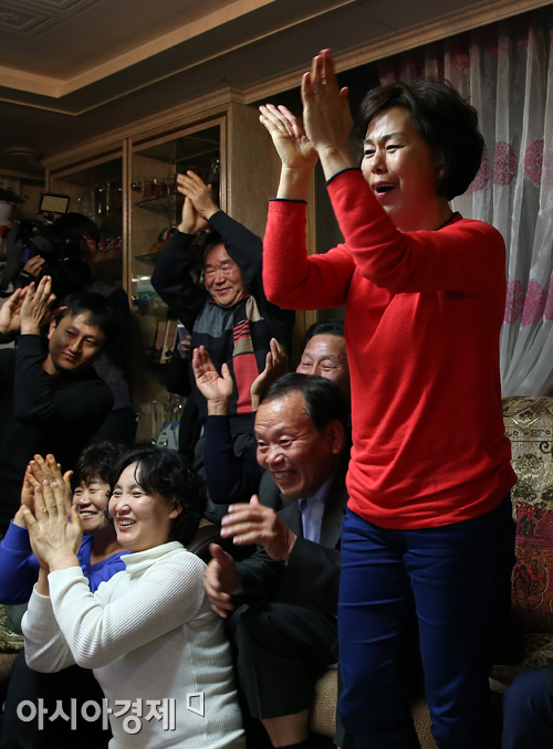 [포토] 이상화의 금빛 레이스 응원하는 가족들