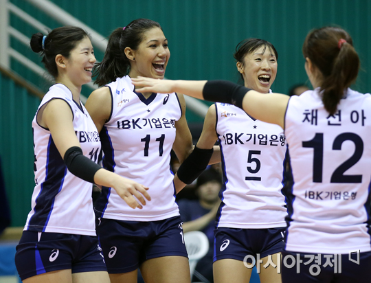 [포토] 카리나 '우린 정말 강해'