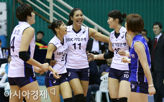 [포토] 카리나 '오늘 공격 되는 날'