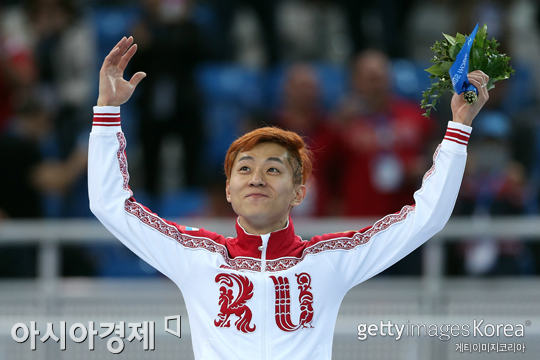 [소치]안현수, 8년 만에 올림픽 金…동료 銀까지 견인(종합)