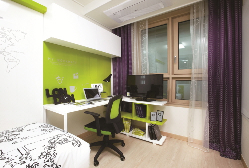 "몸만 들어와도 명품 생활 누려~"…'강남역' 현대썬앤빌 관심