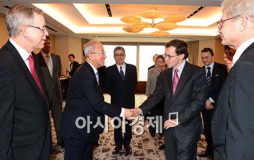 [포토]주한 유럽연합(EU)에 초청 받은 현오석 경제부총리 