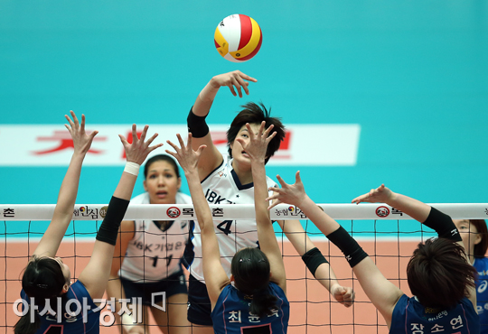 [포토] 김희진 '살짝'