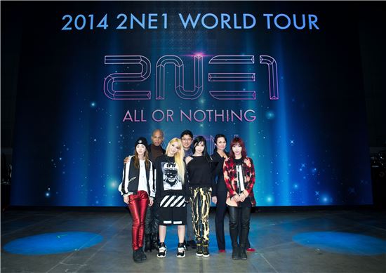 2NE1 신곡 '크러시', 강렬 일렉트로닉 사운드+ 펑키 리듬