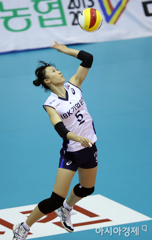 [포토] 이효희 '힘껏 서브'